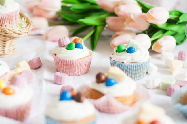 velkonocne-bananovo-cukrikove-cupcakes-recept-simply-the-blog