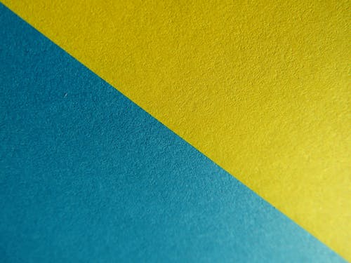 dve tapety na jednej stene